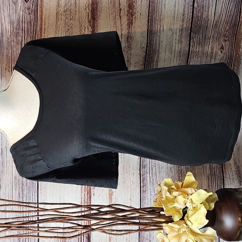 CASLON BLACK EYELET SHORT SLEEVE PULLOVER TOP - Picture 2 of 13